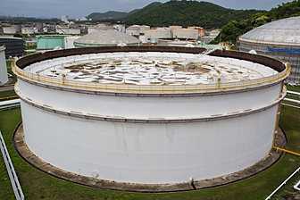 No momento, você está visualizando O que é um tanque de armazenamento com teto flutuante e como o PMT Tank pode ajudar
